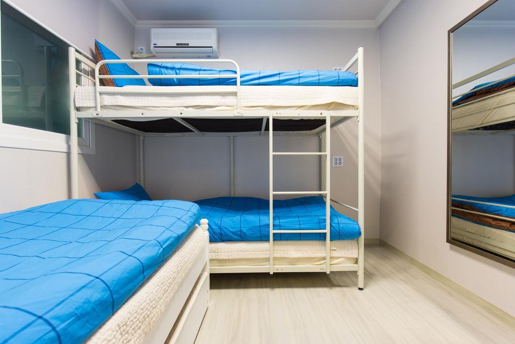 Oh Blue Guesthouse Сеул Номер фото